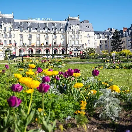 T1 Avec Balcon Pres Et Centre - Fr-1-465-126 * קאבורג