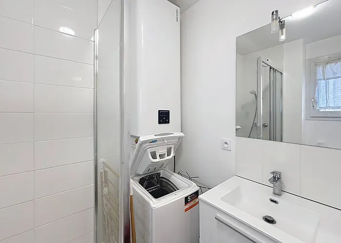 Apartament T1 Avec Balcon Pres Et Centre - Fr-1-465-126 *