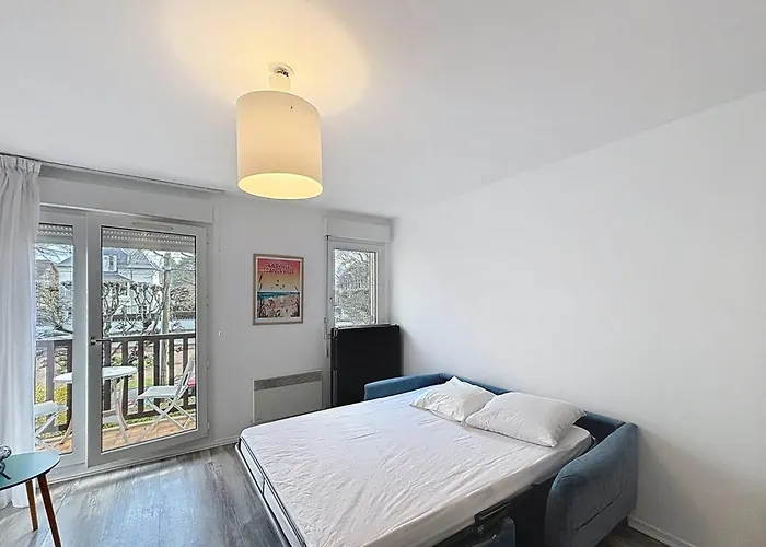 Apartament T1 Avec Balcon Pres Et Centre - Fr-1-465-126 *